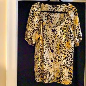 Ladies 2XL Simply Be Animal Print Short Sleeve Blouse.
